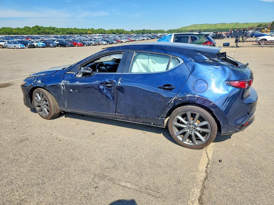 Photo 2 from auction – 2021 MAZDA 3 with VIN JM1BPBLL3M1404206