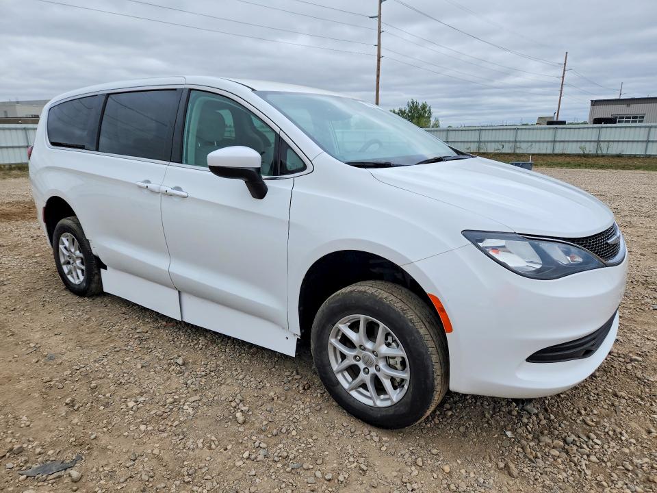 Фото 4 с аукциона – 2017 CHRYSLER PACIFICA с VIN 2C4RC1CG5HR500945