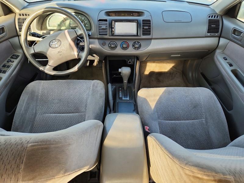 Снимка 8 от търг – 2004 TOYOTA CAMRY с VIN JTDBE32K040280499