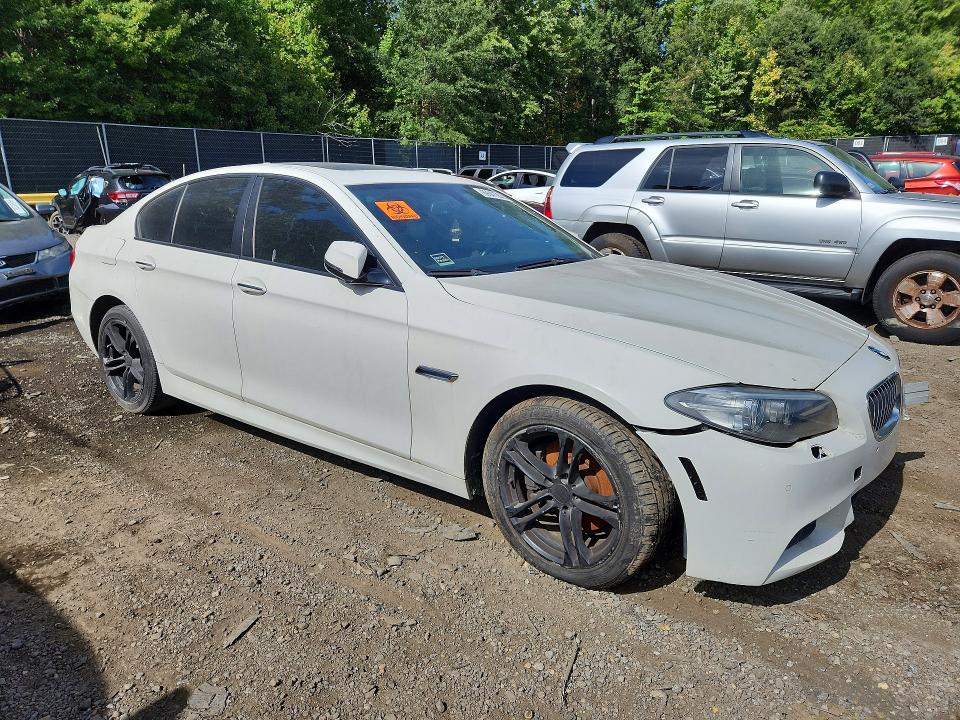 Снимка 4 от търг – 2016 BMW 528 с VIN WBA5A7C53GG149553