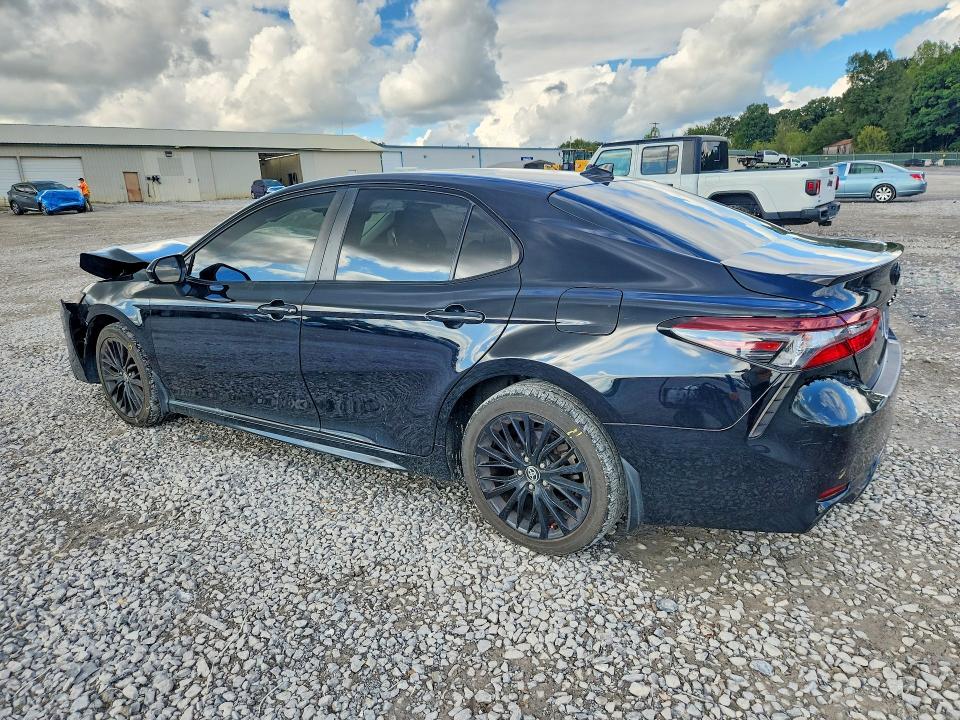 Снимка 2 от търг – 2021 TOYOTA CAMRY с VIN 4T1G11AK5MU407856