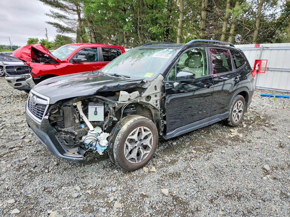 SUBARU FORESTER 2019 with VIN JF2SKAGCXKH480904 - Photo from auction