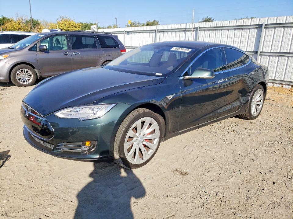 Zdjęcie 1 z aukcji – 2014 TESLA MODEL S z VIN 5YJSA1H18EFP49940