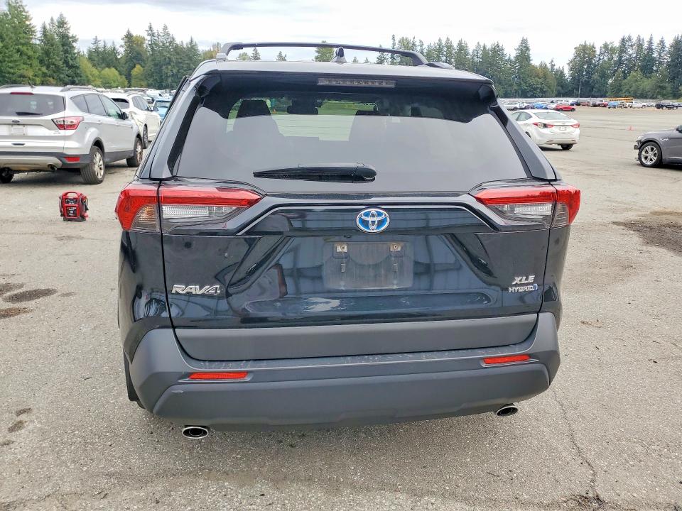 Photo 6 from auction – 2022 TOYOTA RAV4 with VIN JTMB6RFV6ND518791
