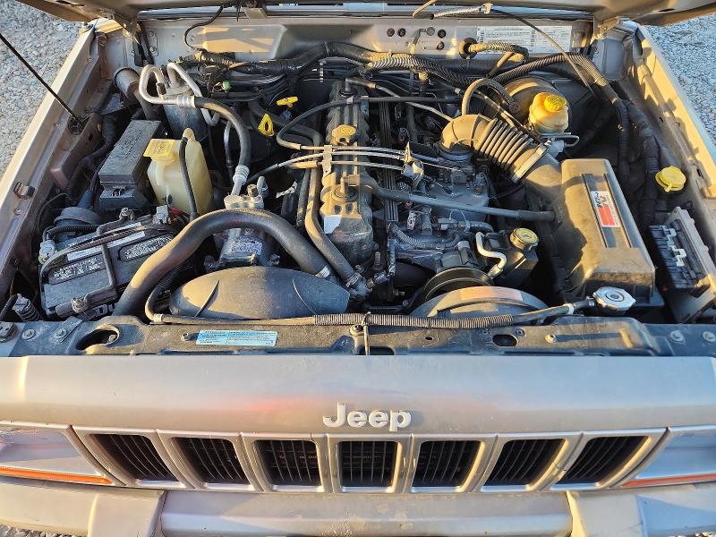 Photo 12 from auction – 2001 JEEP CHEROKEE with VIN 1J4FF48S21L564412