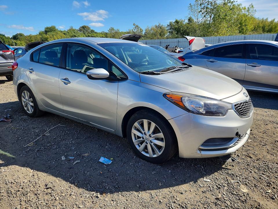 Снимка 4 от търг – 2014 KIA FORTE с VIN KNAFX4A61E5220836