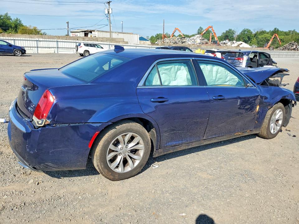 Zdjęcie 3 z aukcji – 2016 CHRYSLER 300 z VIN 2C3CCAAG7GH189519