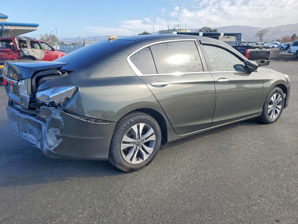 Photo 3 from auction – 2015 HONDA ACCORD with VIN 1HGCR2F34FA110490