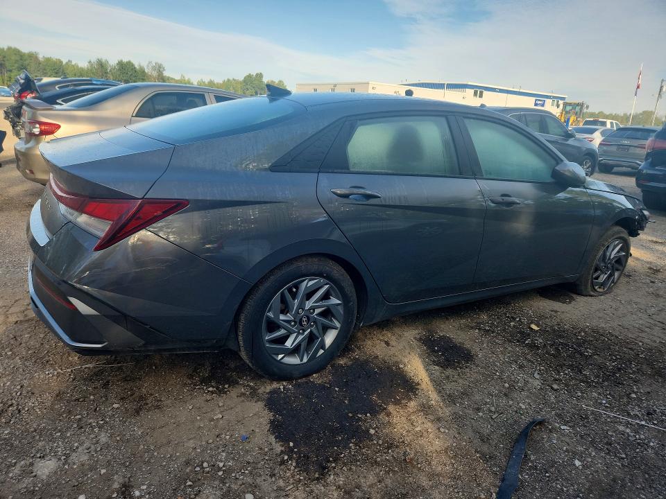 Снимка 3 от търг – 2025 HYUNDAI ELANTRA с VIN KMHLM4DG0SU900565