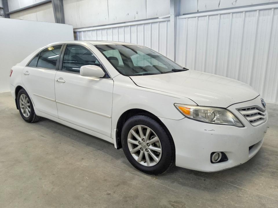 Photo 4 from auction – 2011 TOYOTA CAMRY with VIN 4T1BK3EK2BU618880