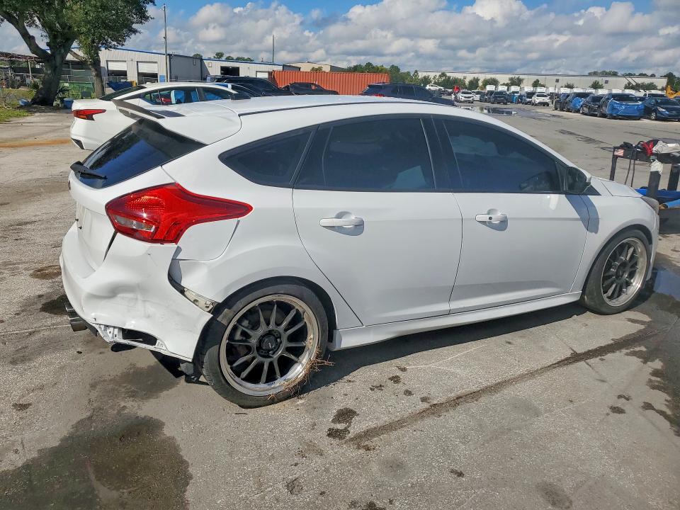 Photo 3 from auction – 2016 FORD FOCUS with VIN 1FADP3L91GL309175