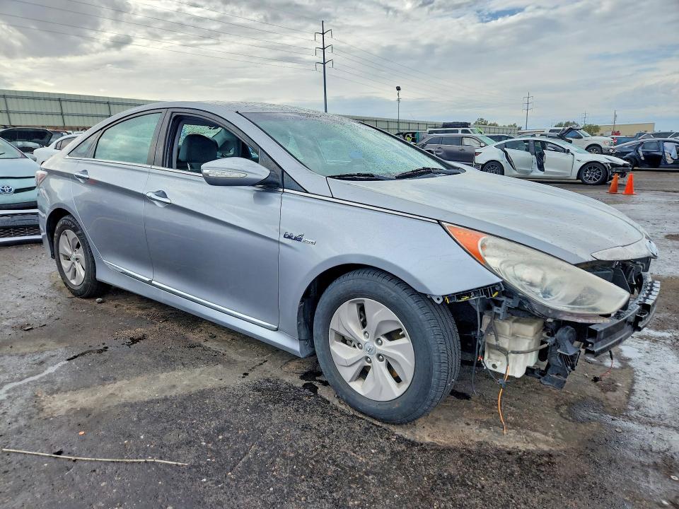 Фото 4 с аукциона – 2015 HYUNDAI SONATA HYBRID с VIN KMHEC4A41FA128686