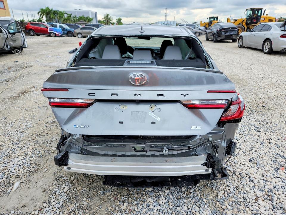 Снимка 6 от търг – 2026 TOYOTA CAMRY с VIN 4T1DAACK2TU306241