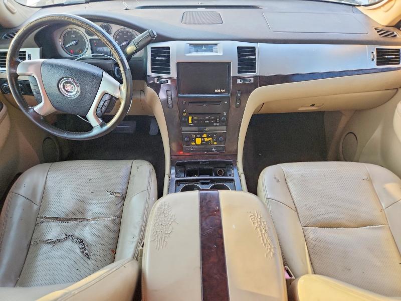 Photo 8 from auction – 2010 CADILLAC ESCALADE with VIN 1GYUKHEF8AR138349