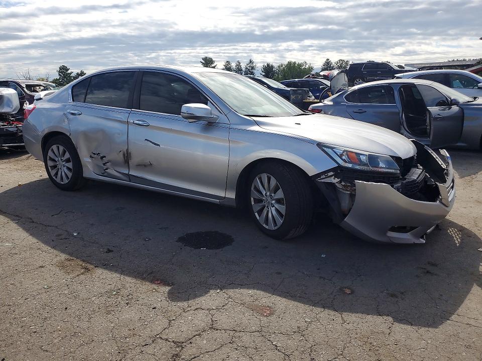 Снимка 4 от търг – 2014 HONDA ACCORD с VIN 1HGCR2F85EA109696