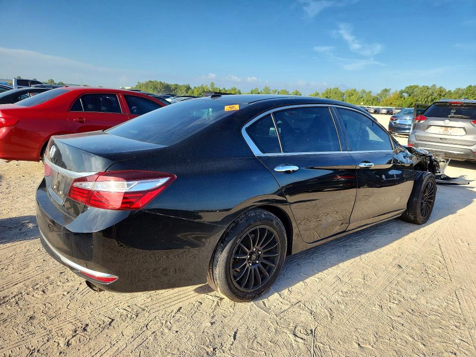 Photo 3 from auction – 2017 HONDA ACCORD with VIN 1HGCR2F01HA167786