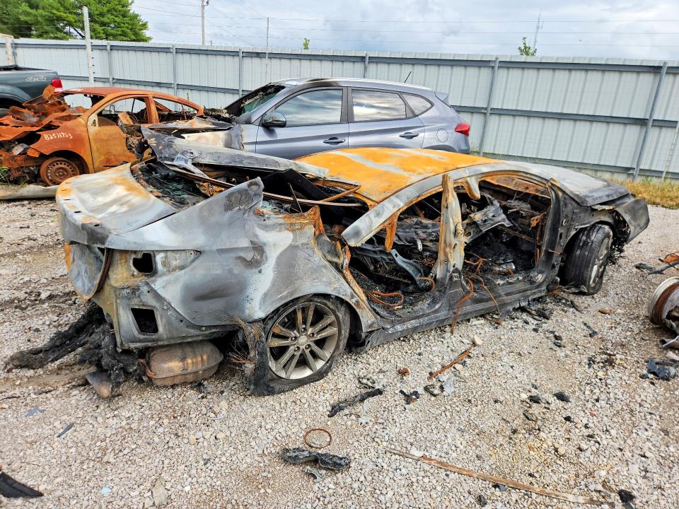 Снимка 3 от търг – 2015 HYUNDAI SONATA с VIN 5NPE24AF0FH169487