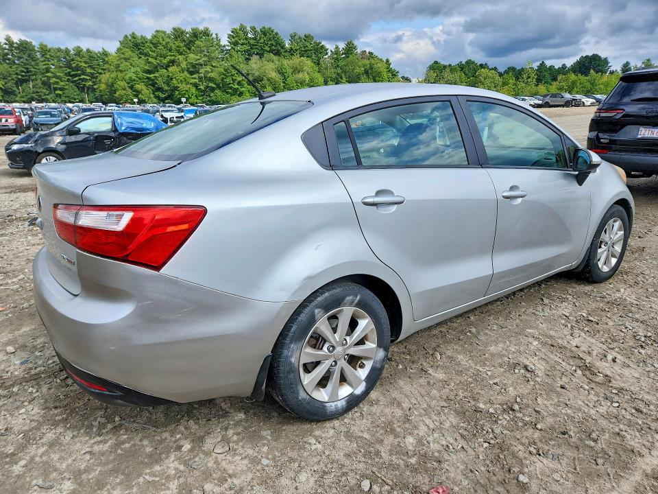 Photo 3 from auction – 2013 KIA RIO with VIN KNADN4A39D6226511
