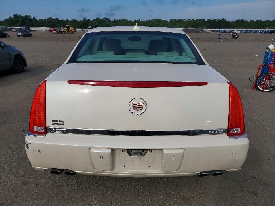 Фото 6 с аукциона – 2011 CADILLAC DTS с VIN 1G6KD5E66BU113537