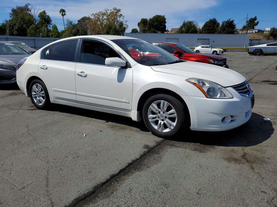 Zdjęcie 4 z aukcji – 2011 NISSAN ALTIMA z VIN 1N4AL2AP8BN414643