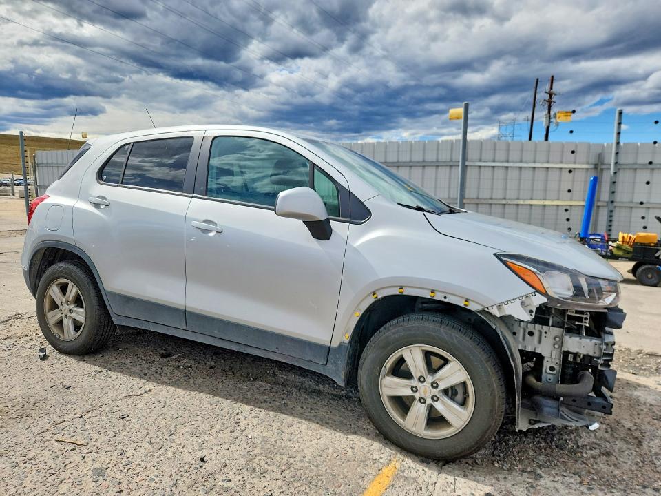 Photo 4 from auction – 2021 CHEVROLET TRAX with VIN KL7CJNSB9MB306319