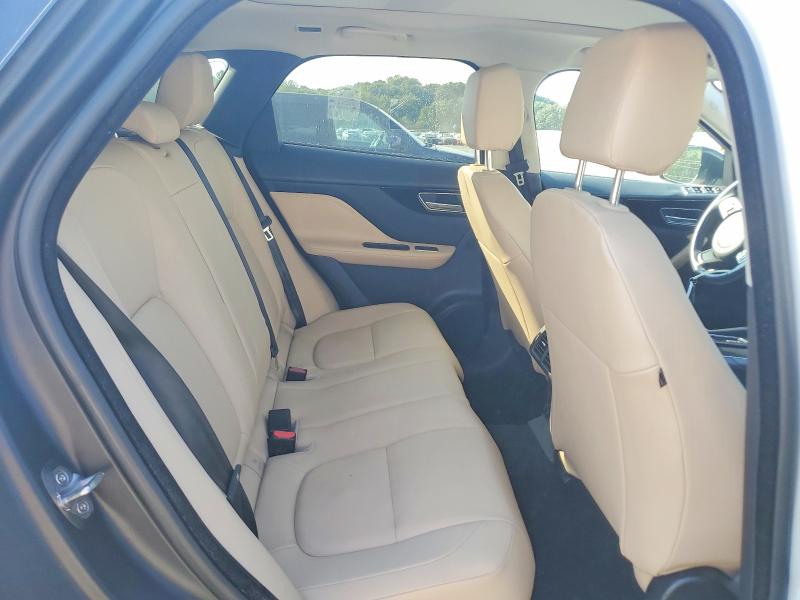 Photo 11 from auction – 2018 JAGUAR F-PACE with VIN SADCJ2FN7JA262445