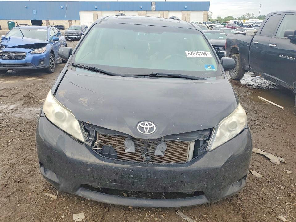 Photo 5 from auction – 2014 TOYOTA SIENNA with VIN 5TDYK3DC2ES450949