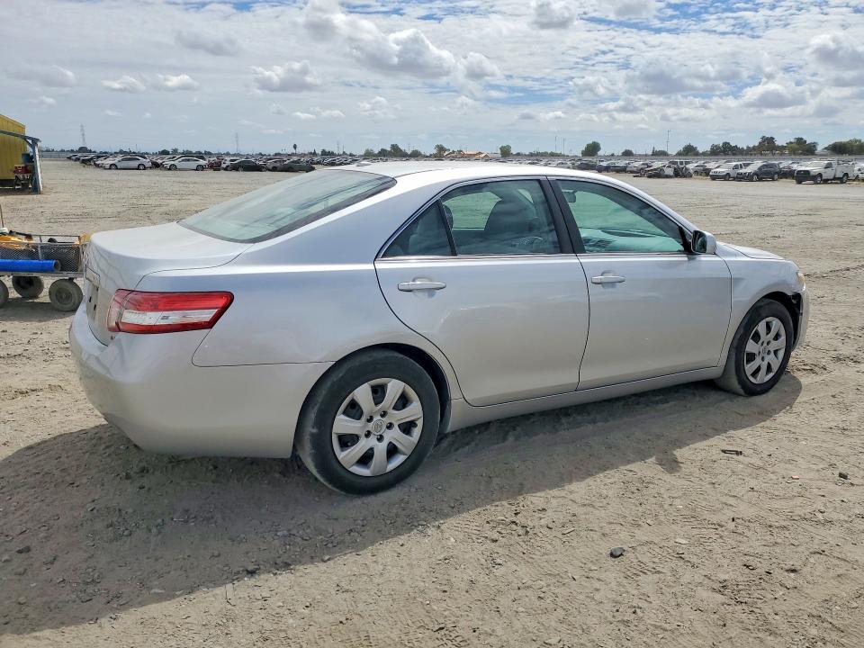 صورة رقم 3 من المزاد - 2011 TOYOTA CAMRY مع VIN 4T1BF3EK5BU743022