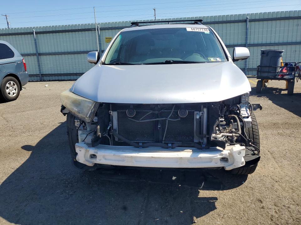 Photo 5 from auction – 2011 TOYOTA HIGHLANDER with VIN JTEDC3EH7B2002081