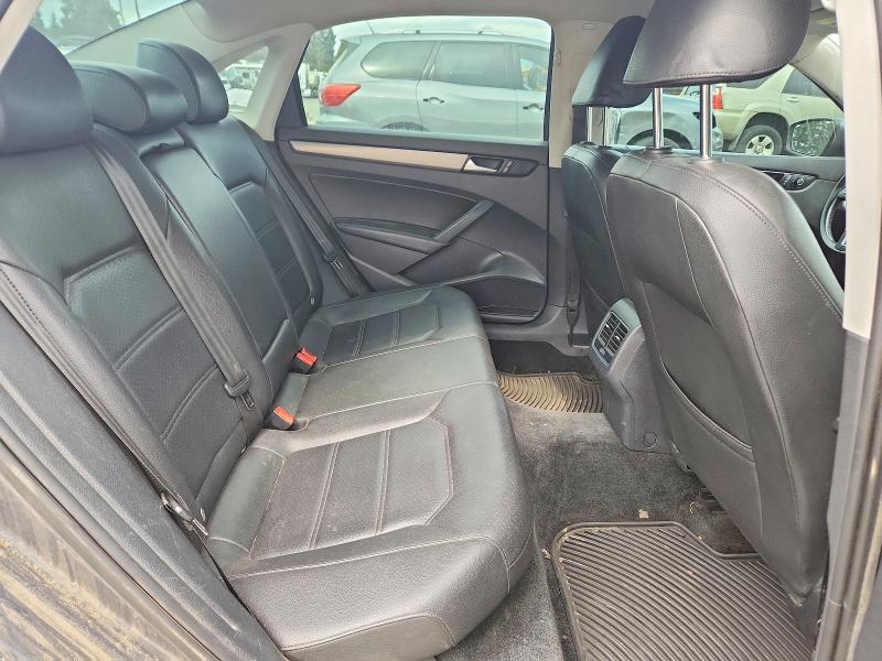 Photo 10 from auction – 2015 VOLKSWAGEN PASSAT with VIN 1VWBV7A30FC071568