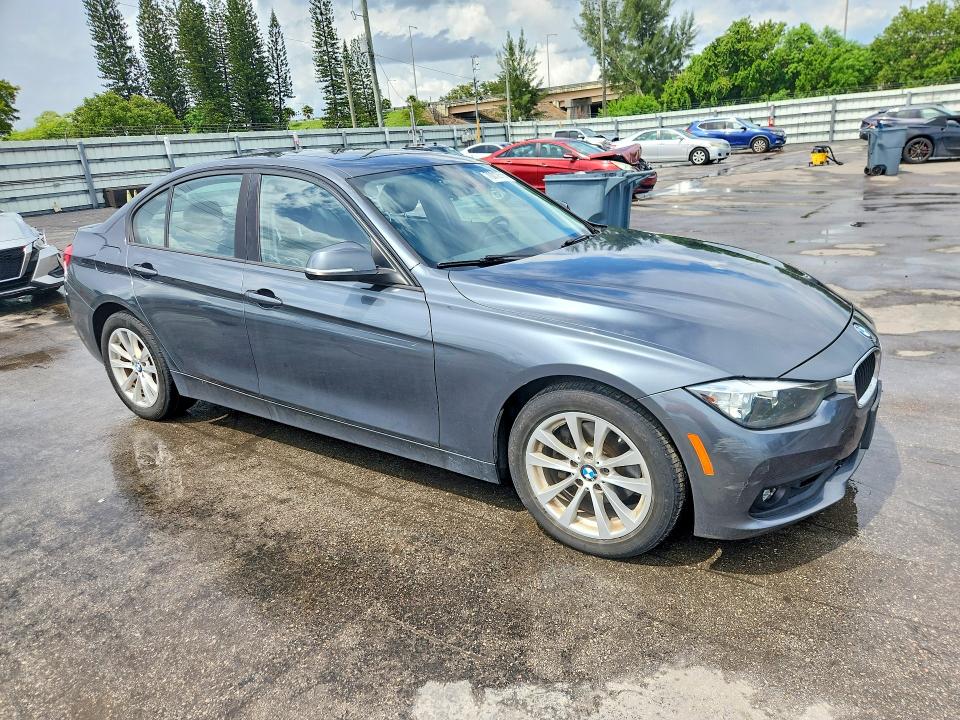 Foto 4 de la subasta – 2016 BMW 320 con VIN WBA8E5G51GNU20511