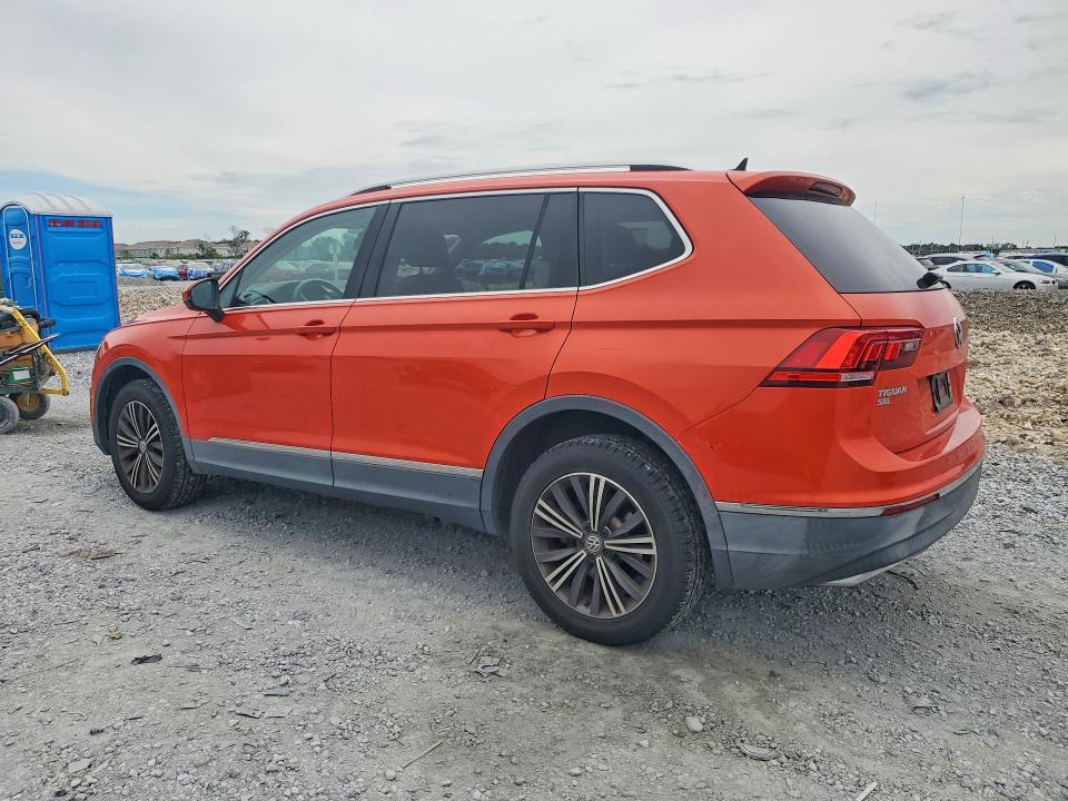 Photo 2 from auction – 2018 VOLKSWAGEN TIGUAN with VIN 3VV3B7AX1JM163753