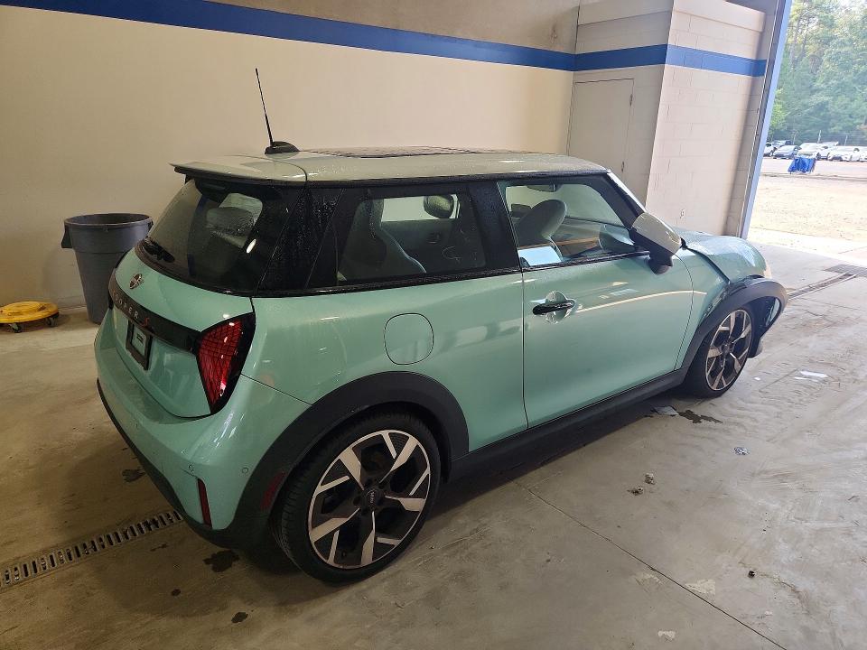 Photo 3 from auction – 2025 MINI COOPER with VIN WMW23GD01S2W11744