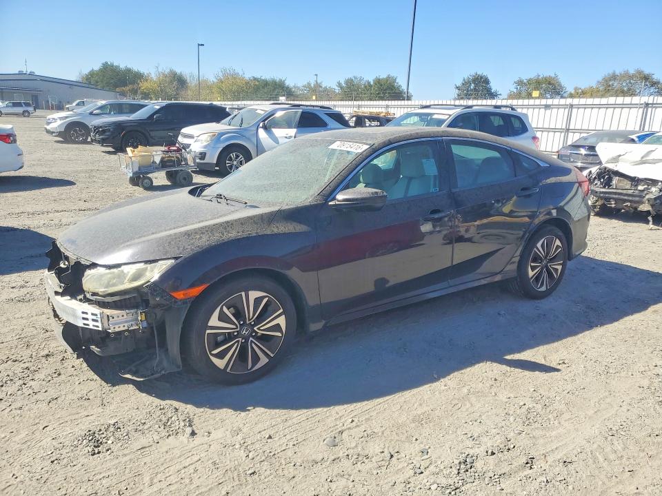 HONDA CIVIC 2016 z numerem VIN 19XFC1F30GE203674 - Zdjęcie z aukcji