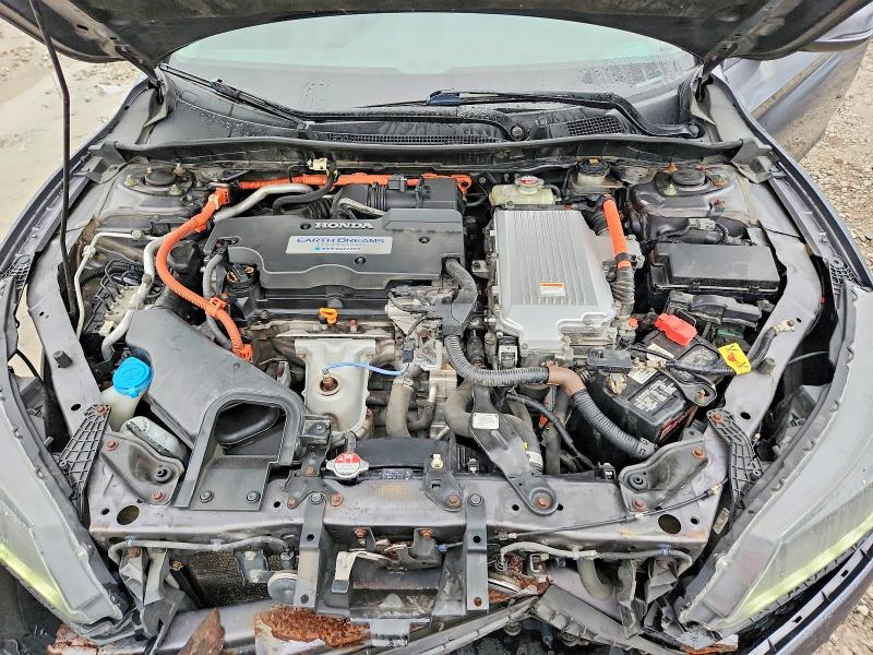 Photo 11 from auction – 2015 HONDA ACCORD with VIN 1HGCR6F50FA002683