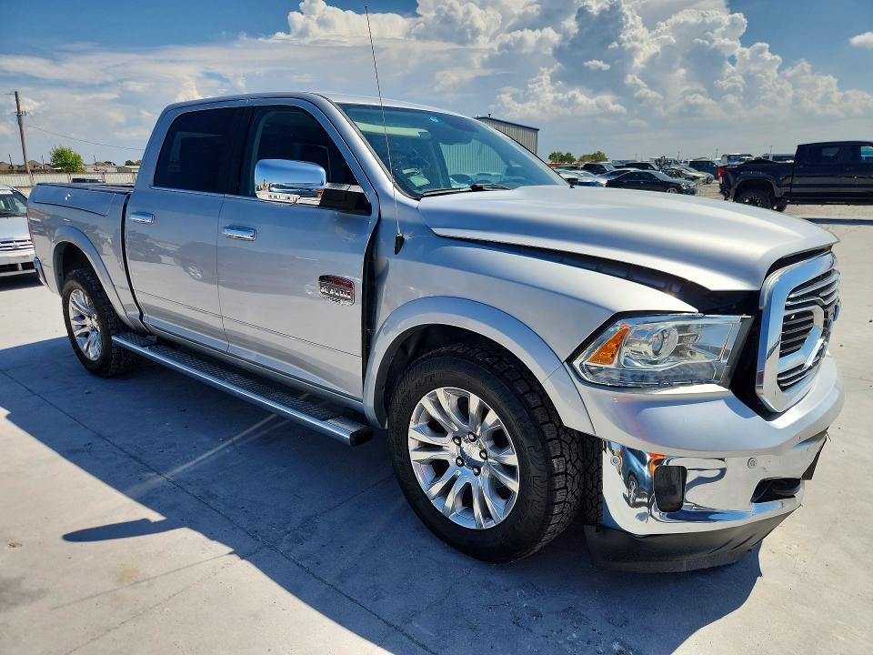 Photo 4 from auction – 2017 RAM 1500 with VIN 1C6RR6PTXHS752733