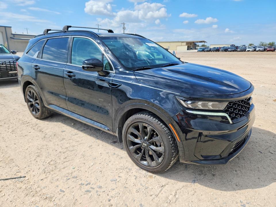 Foto 4 de la subasta – 2021 KIA SORENTO con VIN 5XYRK4LF3MG063294