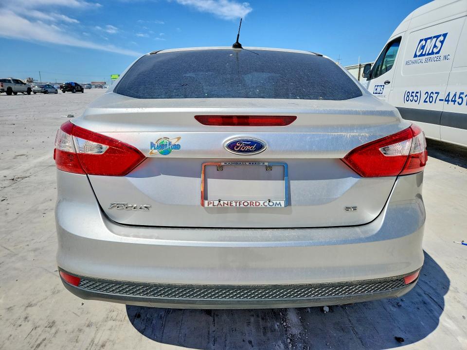 Zdjęcie 6 z aukcji – 2014 FORD FOCUS z VIN 1FADP3F22EL445617
