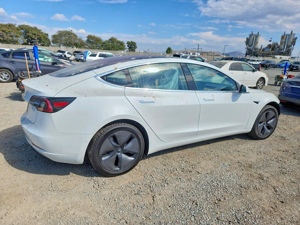 Photo 3 from auction – 2018 TESLA MODEL 3 with VIN 5YJ3E1EA7JF017256