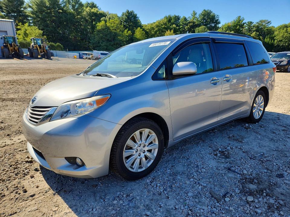 Photo 1 from auction – 2015 TOYOTA SIENNA with VIN 5TDDK3DCXFS105345