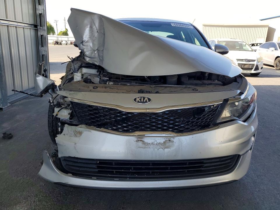 Снимка 5 от търг – 2018 KIA OPTIMA с VIN 5XXGT4L37JG272452