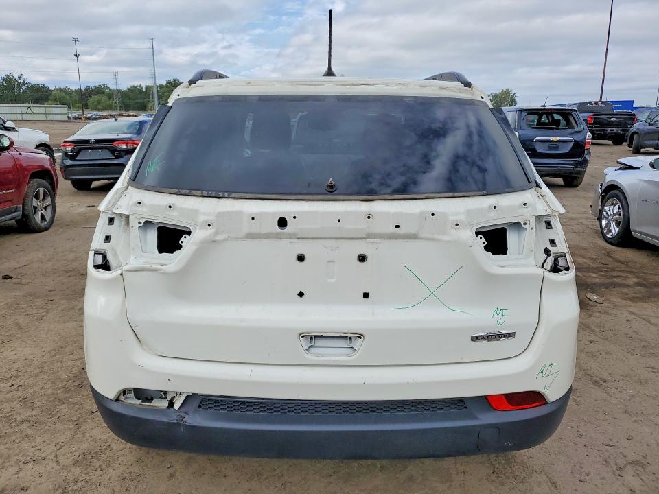 Снимка 6 от търг – 2018 JEEP COMPASS с VIN 3C4NJCBB8JT318889