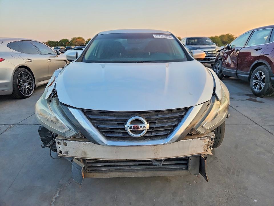 Photo 5 from auction – 2017 NISSAN ALTIMA with VIN 1N4AL3AP5HC174316