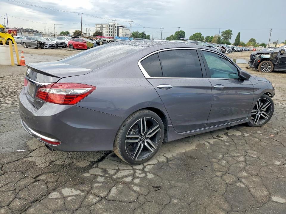 Photo 3 from auction – 2016 HONDA ACCORD with VIN 1HGCR2F58GA221174