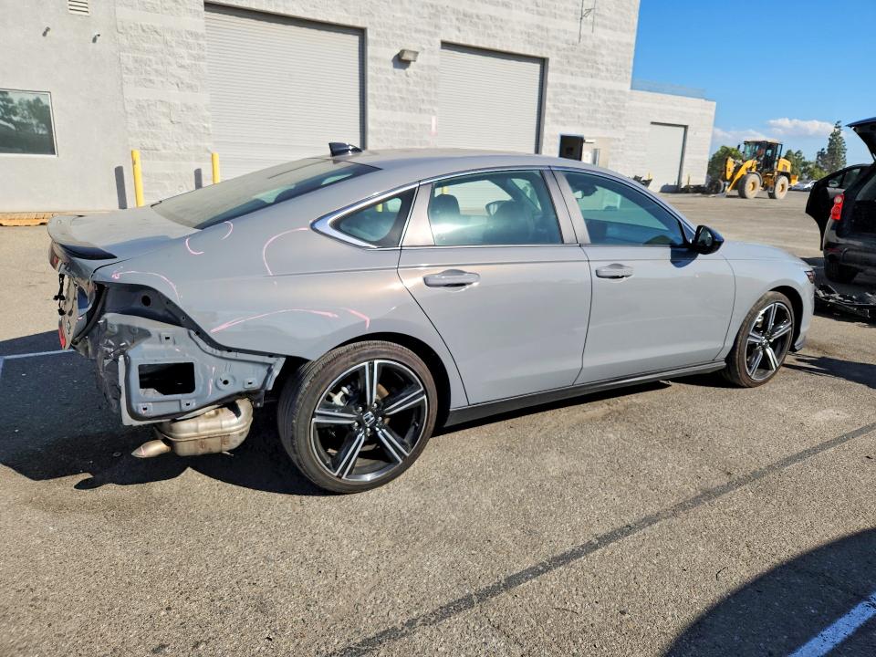 Снимка 3 от търг – 2025 HONDA ACCORD с VIN 1HGCY2F56SA054163