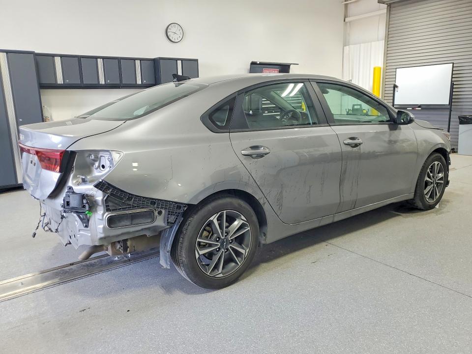 Photo 3 from auction – 2023 KIA FORTE with VIN 3KPF24AD6PE607468