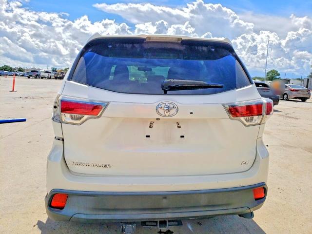 Снимка 6 от търг – 2016 TOYOTA HIGHLANDER с VIN 5TDZKRFH7GS183701