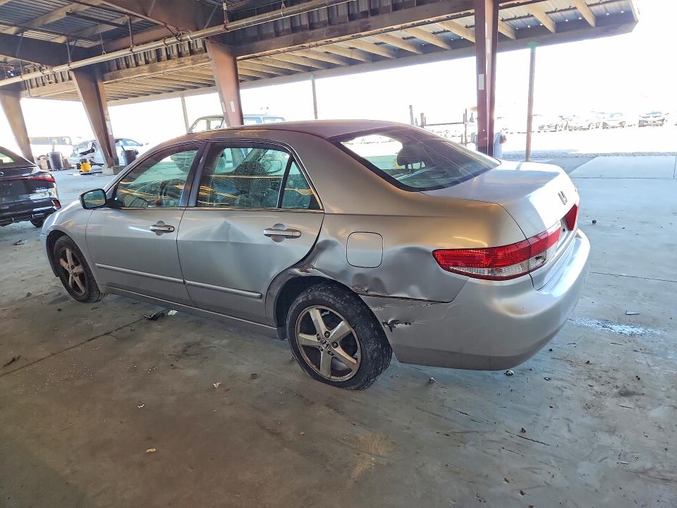 Photo 2 from auction – 2004 HONDA ACCORD with VIN JHMCM56714C026094