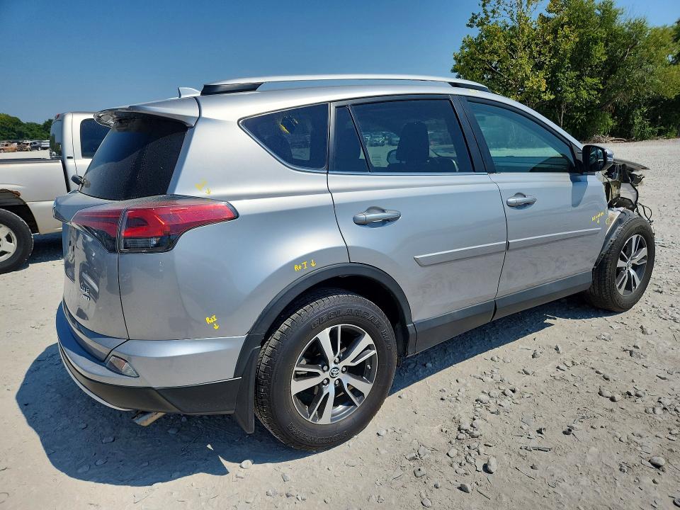 Photo 3 from auction – 2016 TOYOTA RAV4 with VIN 2T3RFREV4GW520111