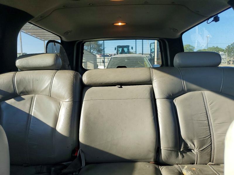 Photo 10 from auction – 2001 CHEVROLET SUBURBAN with VIN 3GNFK16T31G177710